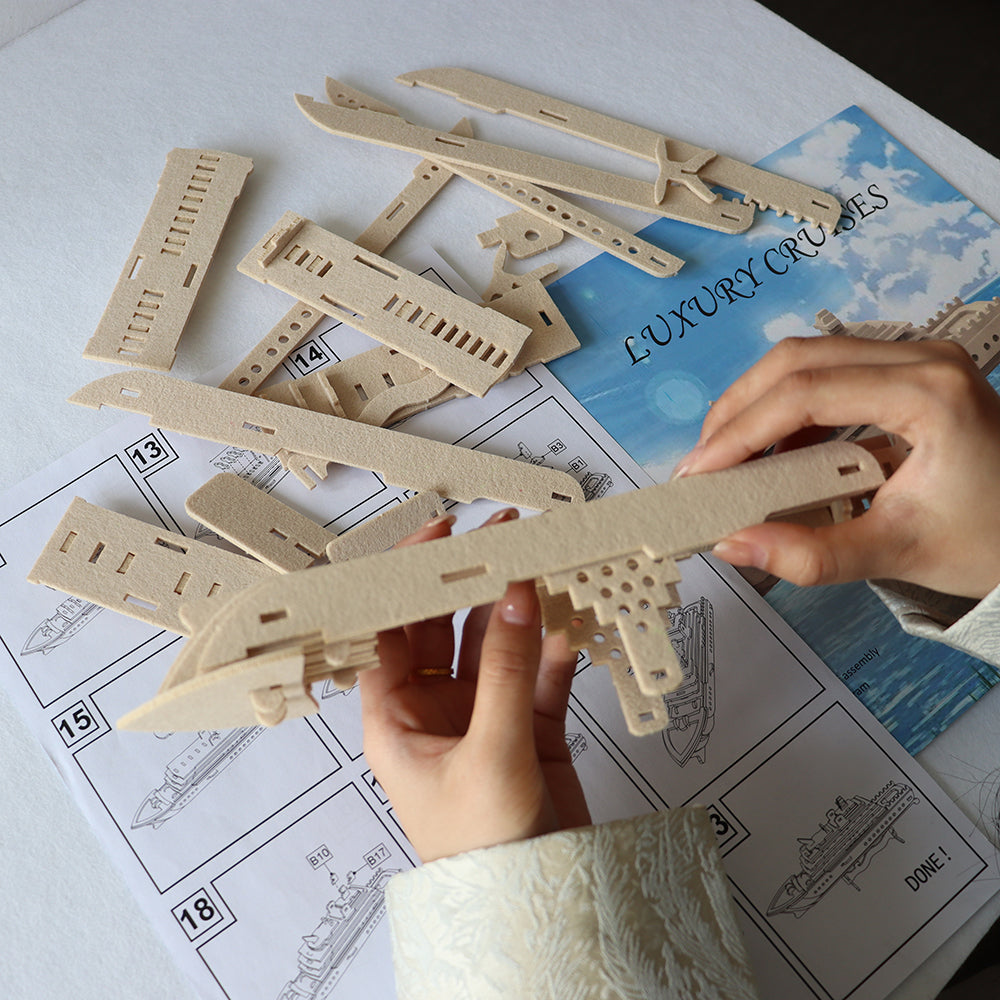 Feltor 3D puzzle for kids, felt luxury cruise ship three-dimensional puzzle, DIY children's ship model kit, can be used as desktop decoration, give children an excellent toy birthday gift