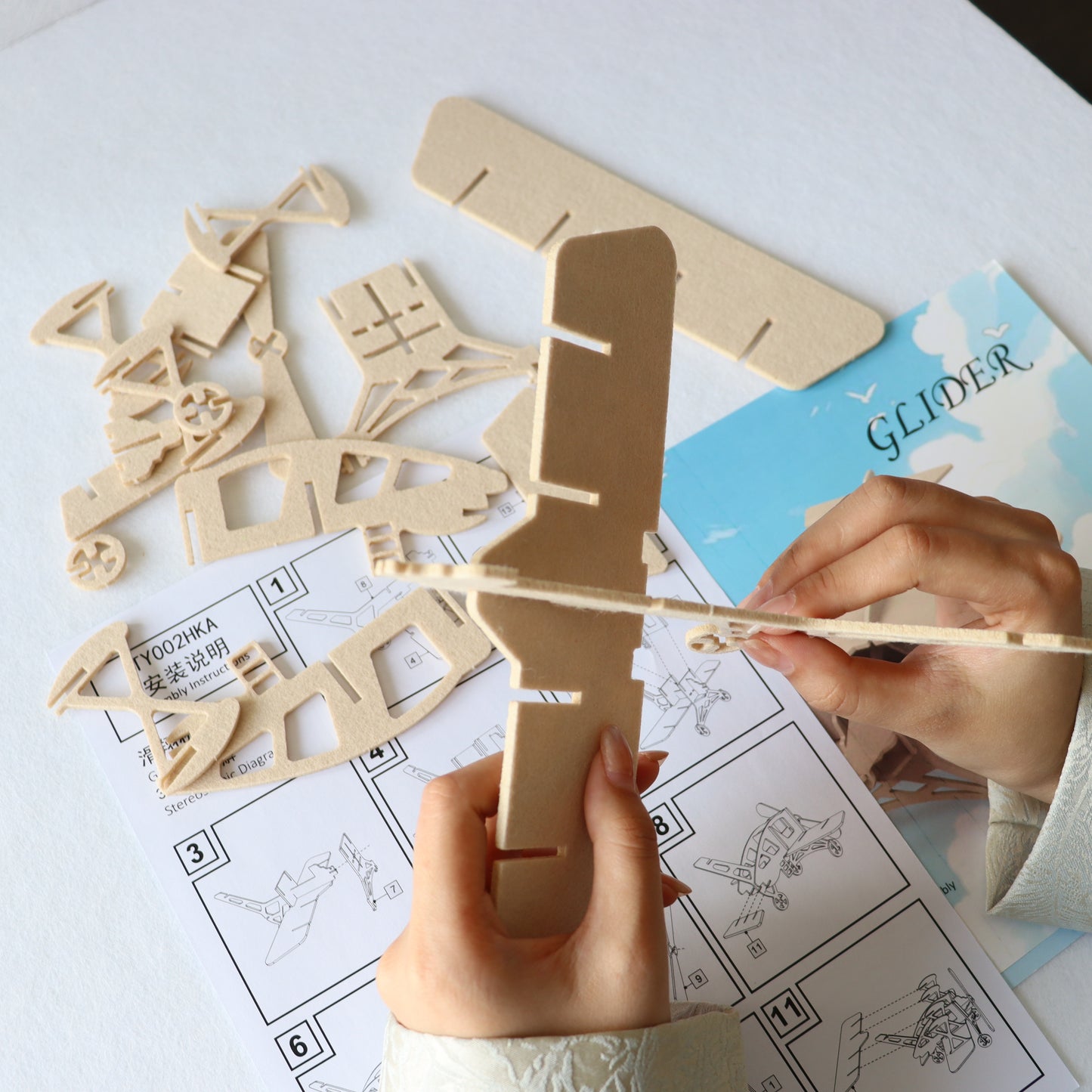 Feltor Children's Educational Felt Glider 3D Stereo Puzzle, DIY Aviation Model Kit, Can Be Used as Room Decoration, Interesting Toy Gift Choice